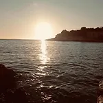White 4* Himare