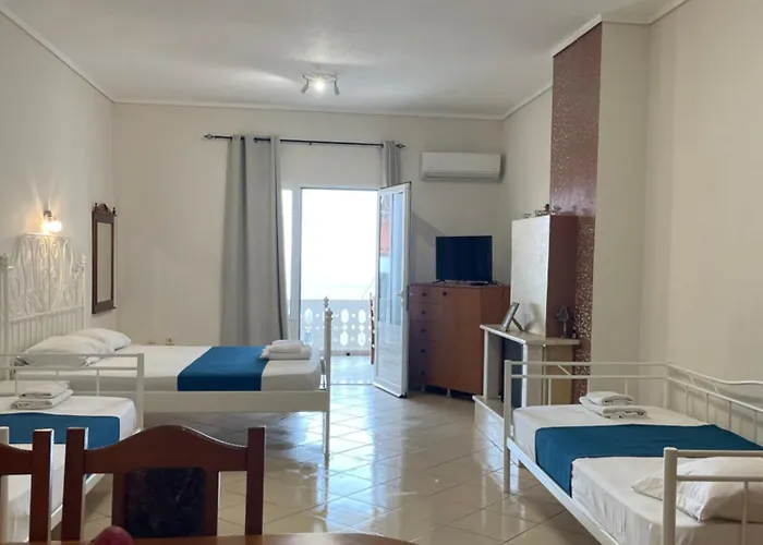 White Appart hôtel Himarë