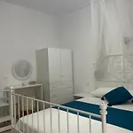מלון דירות White