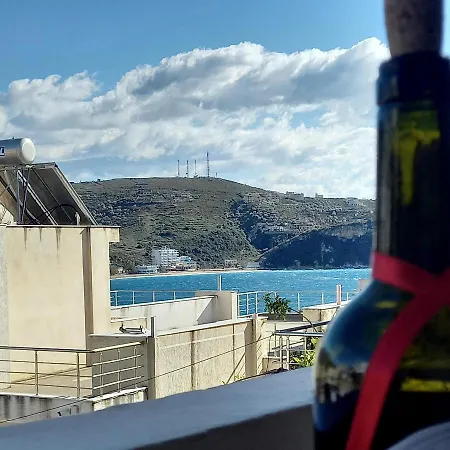 White Himara