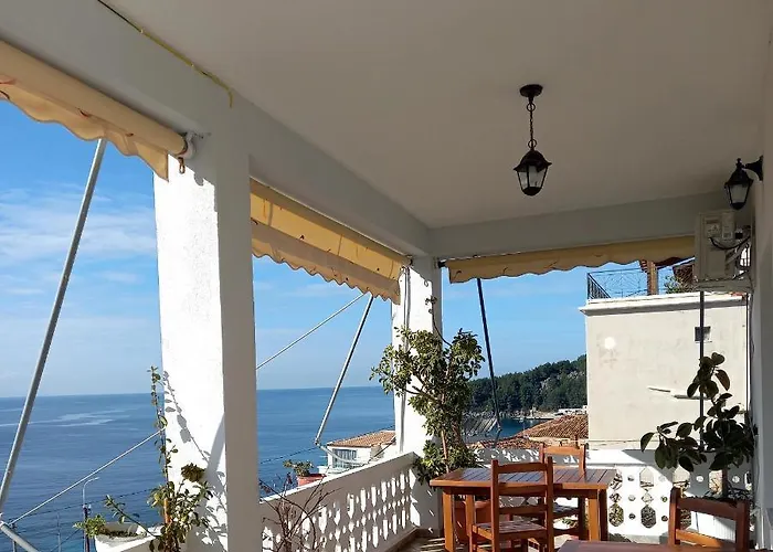 Apartahotel White Himarë