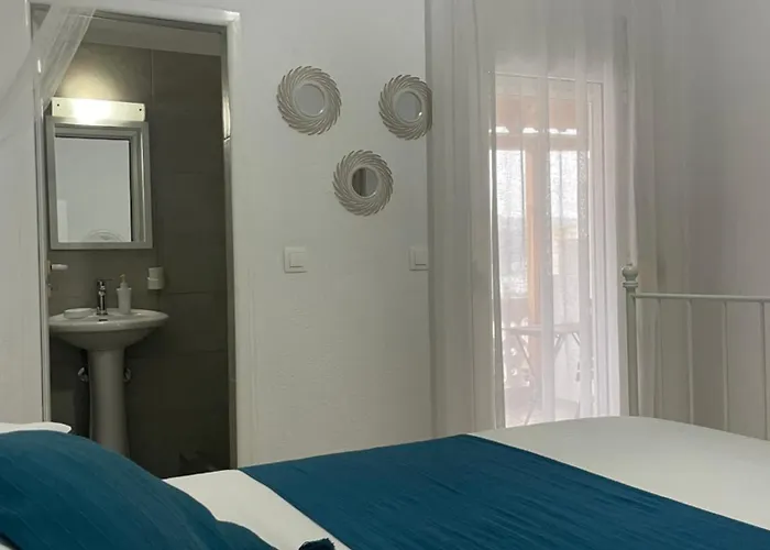 Aparthotel White 4*