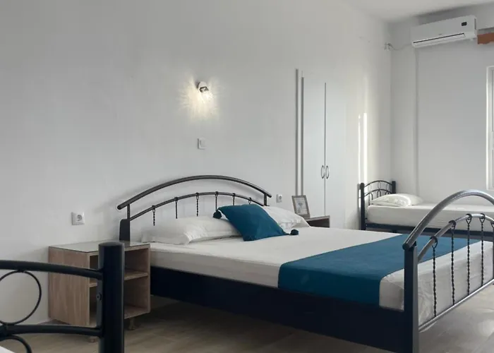 White Apartahotel 4*