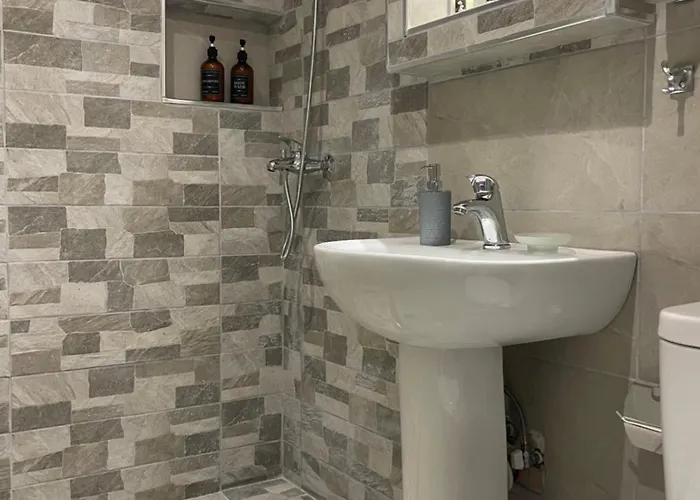 White Apartahotel 4*